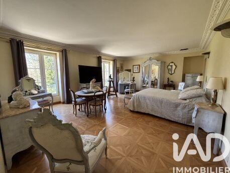 Maison - 455 m² - 10 pièces