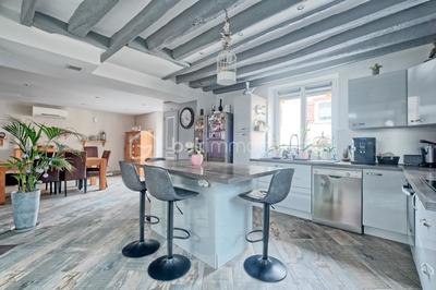 Demeure - 165 m² - 7 pièces