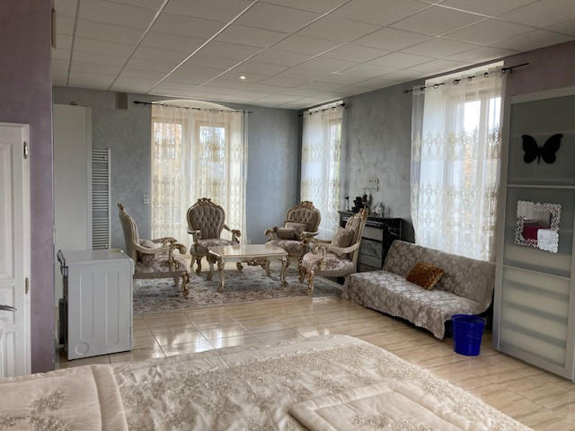 Maison - 300 m² - 10 pièces