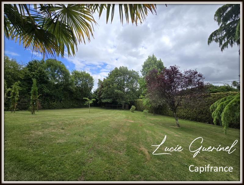 Maison - 246 m² - 10 pièces