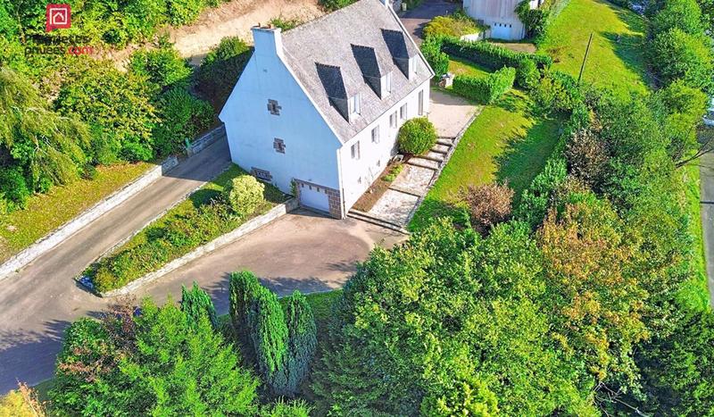 Maison - 180 m² - 8 pièces