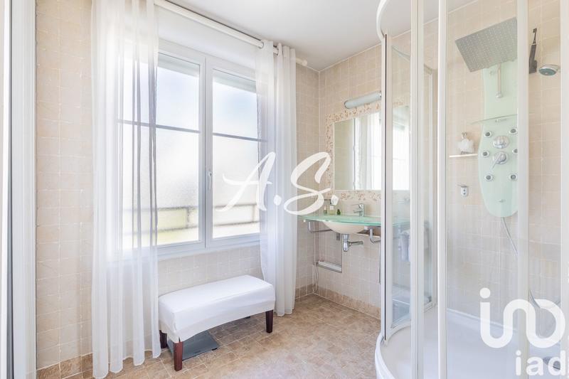 Maison - 212 m² - 8 pièces