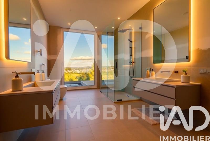 Appartement - 250 m² - 5 pièces