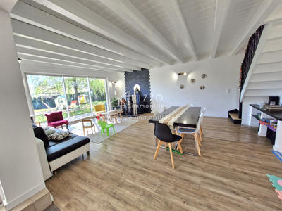 Maison - 240 m² - 7 pièces