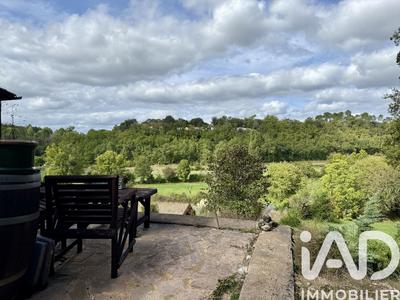 Maison - 185 m² - 8 pièces