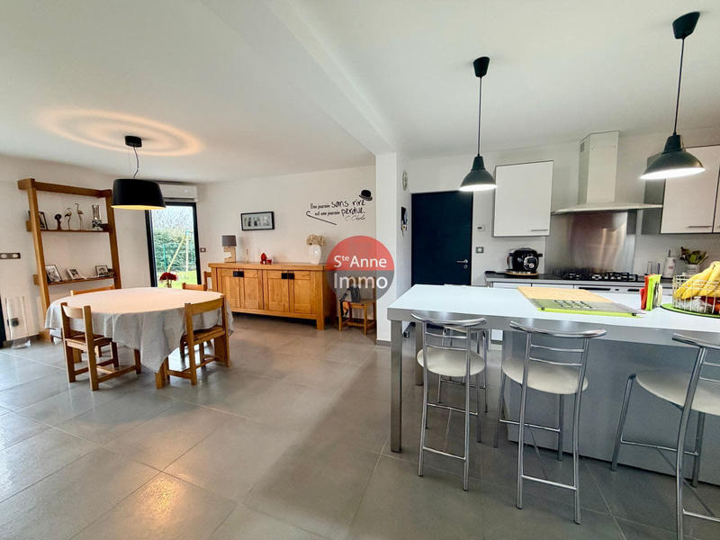 Maison - 200 m² - 10 pièces