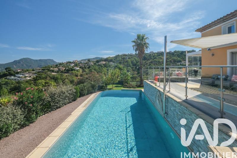 Maison de maîtres - 225 m² - 6 pièces