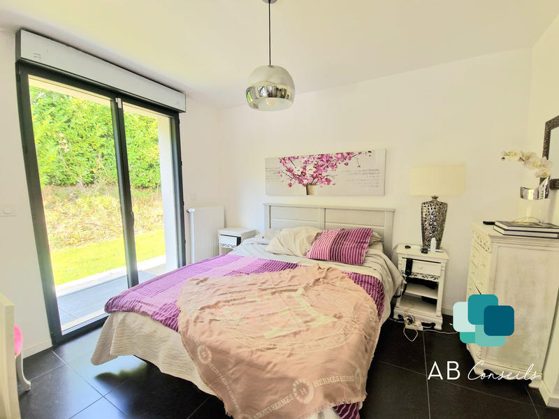 Maison contemporaine - 371 m² - 6 pièces