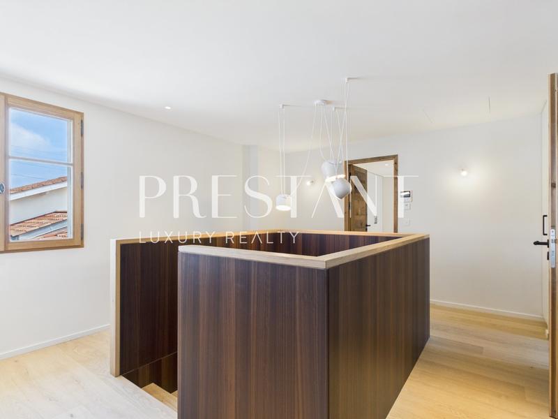 Maison - 231 m² - 7 pièces