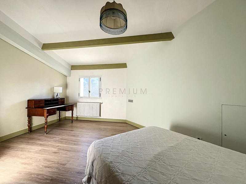 Maison - 236 m² - 7 pièces