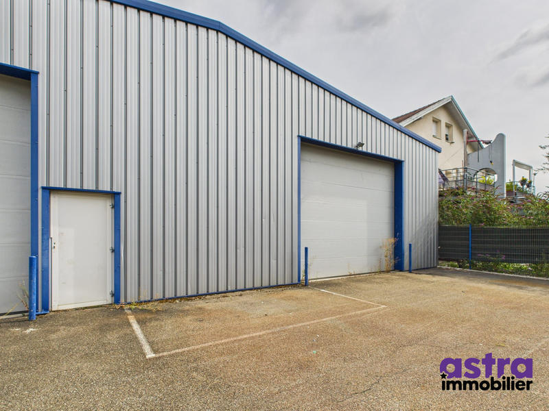 Local commercial - 1 243 m²