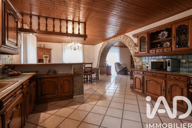 Maison - 258 m² - 7 pièces