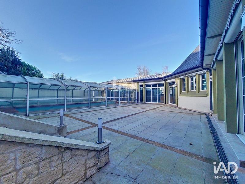 Maison - 600 m² - 14 pièces