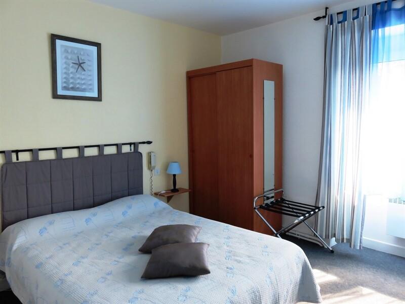 Maison - 420 m² - 18 pièces