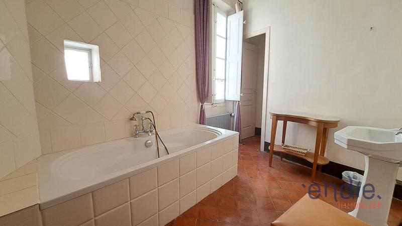 Maison - 500 m² - 10 pièces