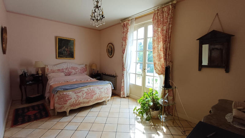 Maison - 210 m² - 6 pièces