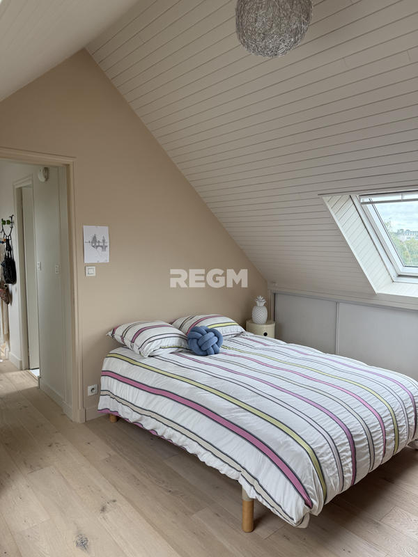 Maison - 183 m² - 7 pièces