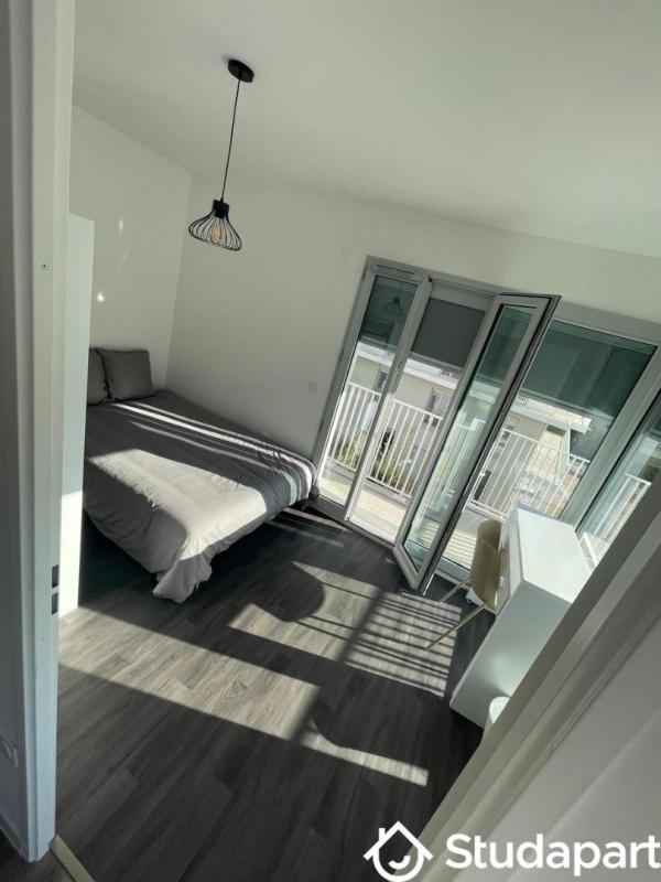 Chambre - 11 m² - 1 pièce