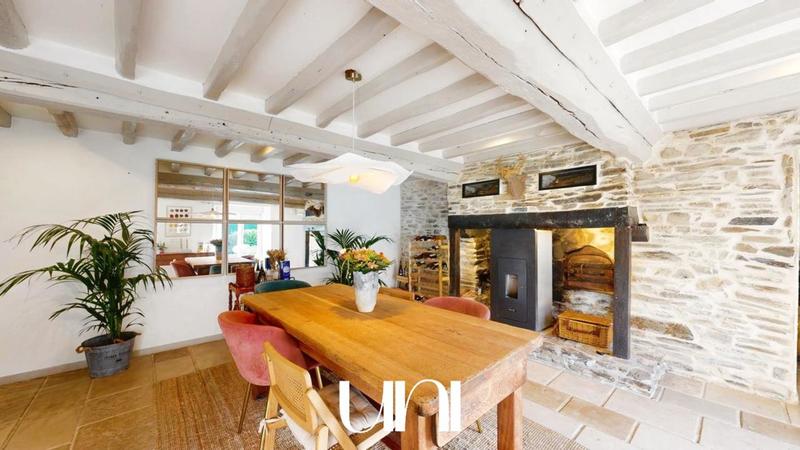 Maison - 210 m² - 6 pièces