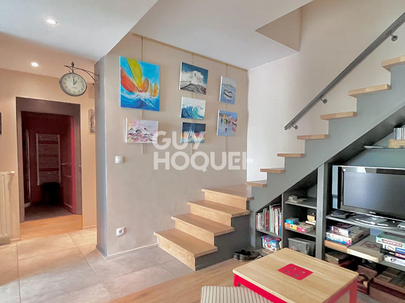 Maison - 275 m² - 10 pièces
