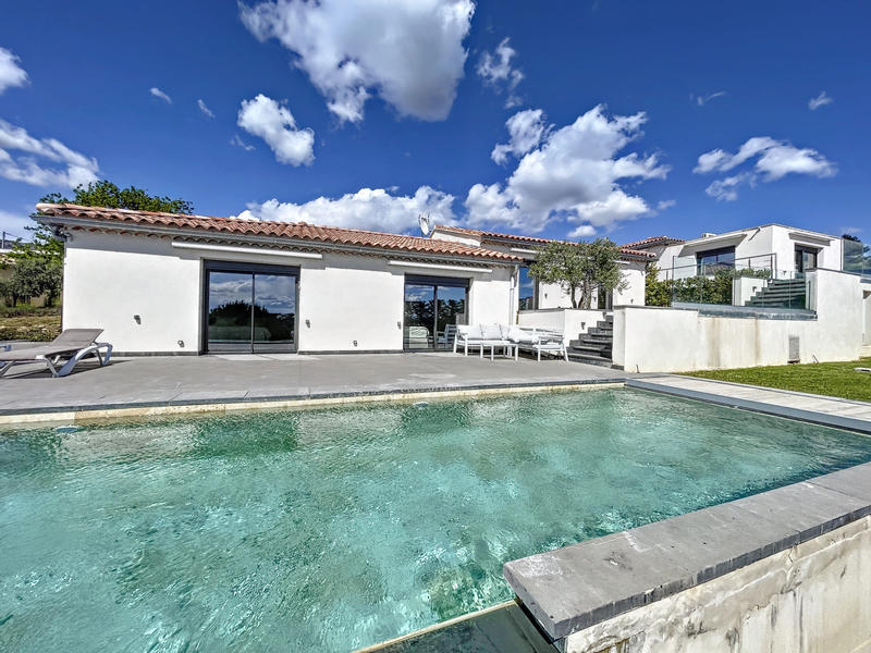 Villa - 300 m² - 6 pièces