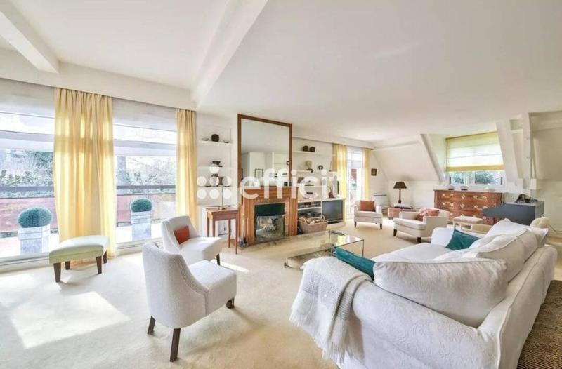 Appartement - 152 m² - 5 pièces