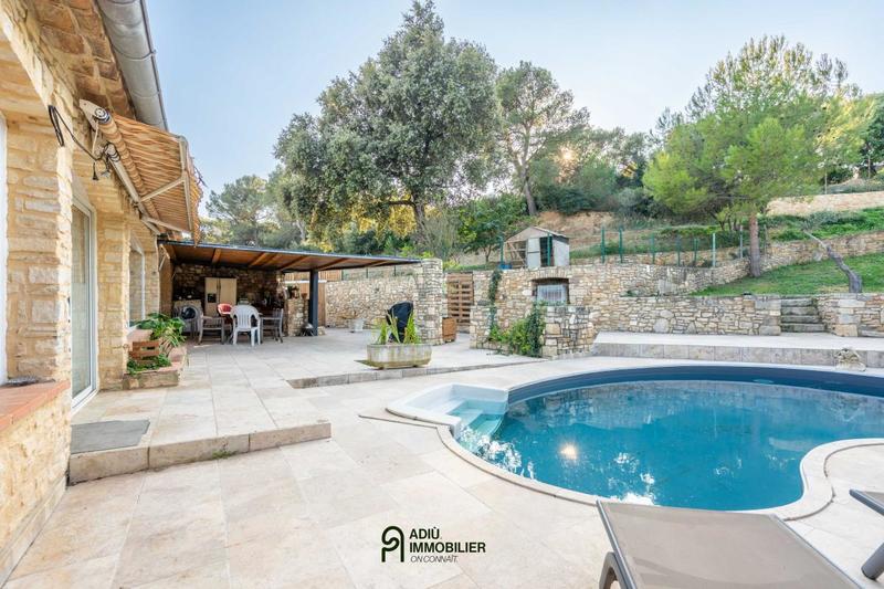 Maison - 381 m² - 9 pièces