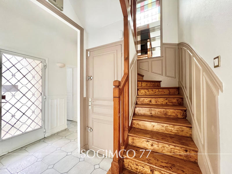 Maison - 171 m² - 8 pièces