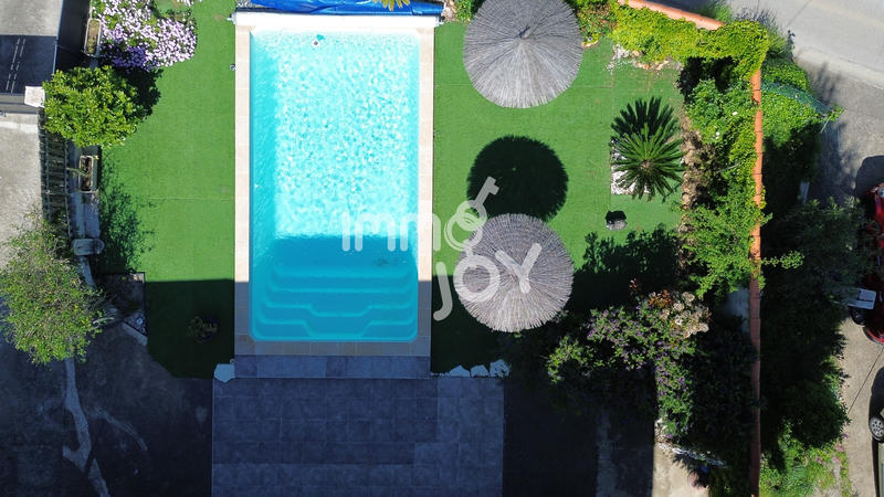 Villa - 213 m² - 8 pièces