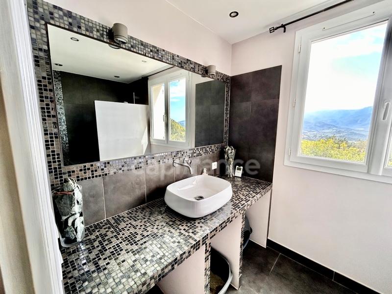 Villa - 162 m² - 6 pièces