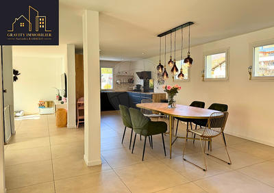 Maison - 190 m² - 6 pièces