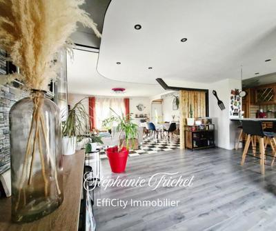 Maison - 120 m² - 8 pièces