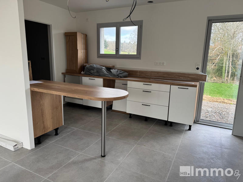 Maison - 99 m² - 4 pièces