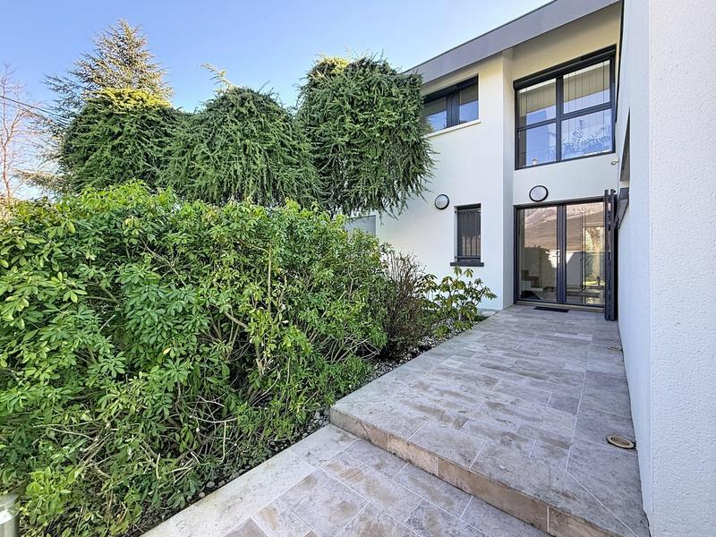 Maison - 195 m² - 6 pièces