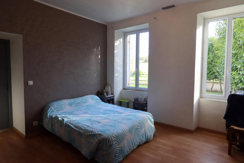 Maison - 247 m² - 10 pièces