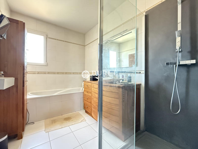 Maison contemporaine - 115 m² - 6 pièces