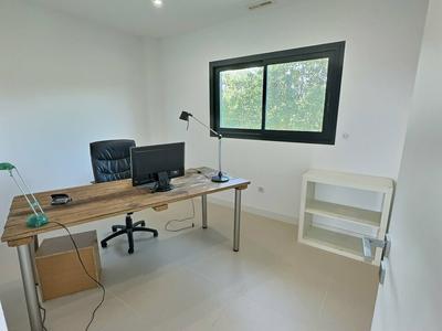 Bureau - 81 m²