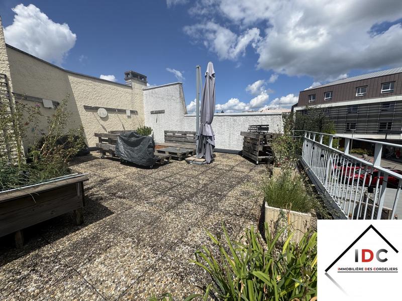 Maison - 418 m² - 10 pièces