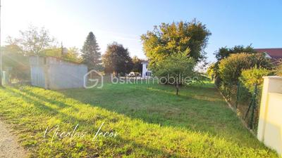 Terrain constructible - 2 111 m²