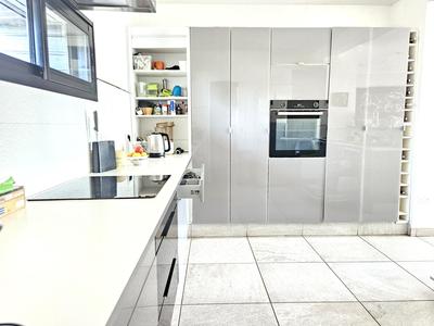 Maison - 187 m² - 7 pièces