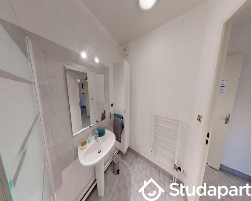 Chambre - 70 m² - 1 pièce