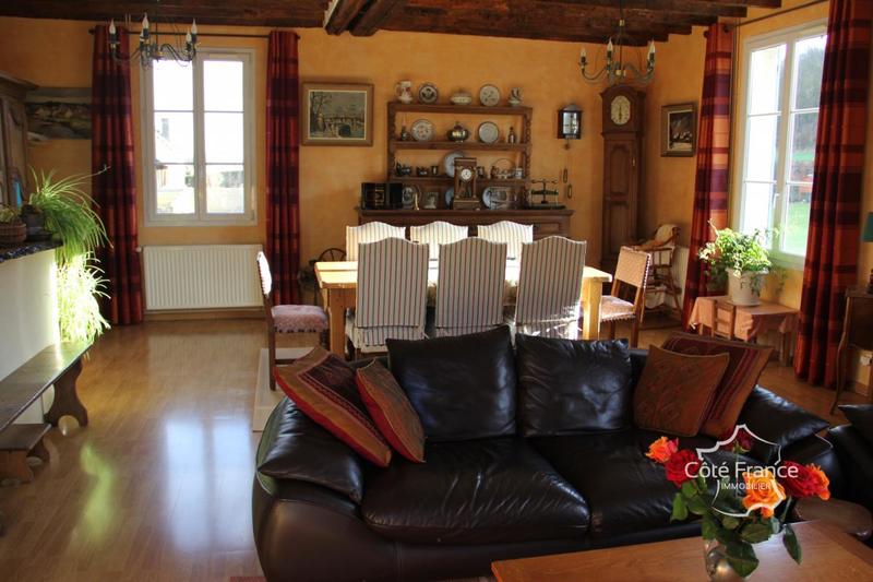 Maison en pierre - 250 m² - 7 pièces