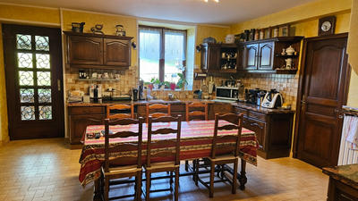 Maison - 400 m² - 13 pièces