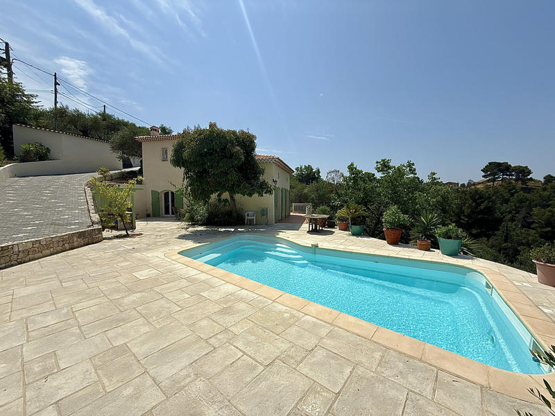 Maison - 150 m² - 5 pièces