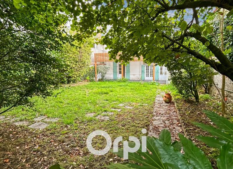 Maison - 231 m² - 8 pièces