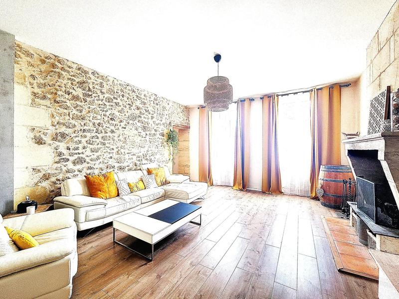 Maison - 215 m² - 8 pièces