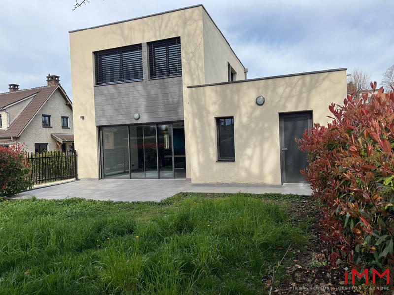 Maison contemporaine - 114 m² - 4 pièces