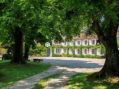 Maison de maîtres - 462 m² - 13 pièces