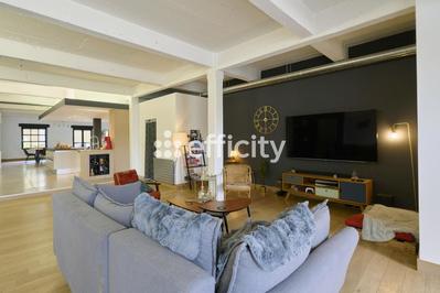 Loft - 243 m² - 4 pièces