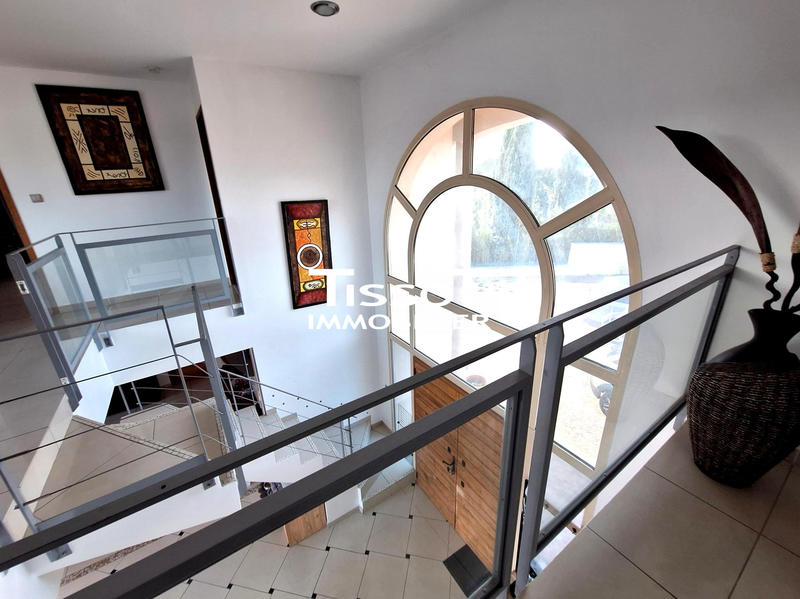 Villa - 230 m² - 6 pièces